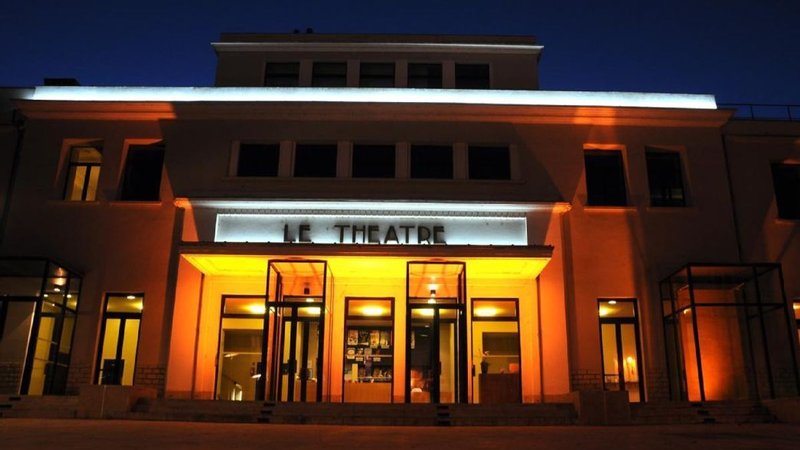 Visite virtuelle 360° Google Street View - Au Theatre des arts (Restaurant) à Auxerre Yonne