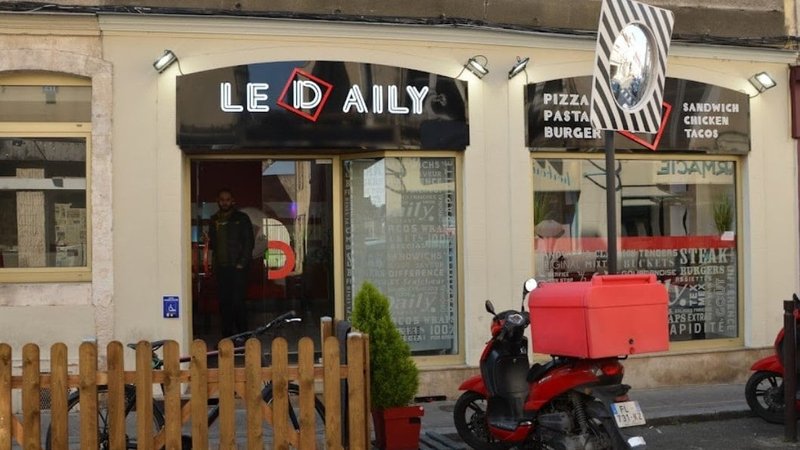 Visite virtuelle 360° Google Street View - Le Daily Auxerre (Restaurant) à Auxerre Yonne