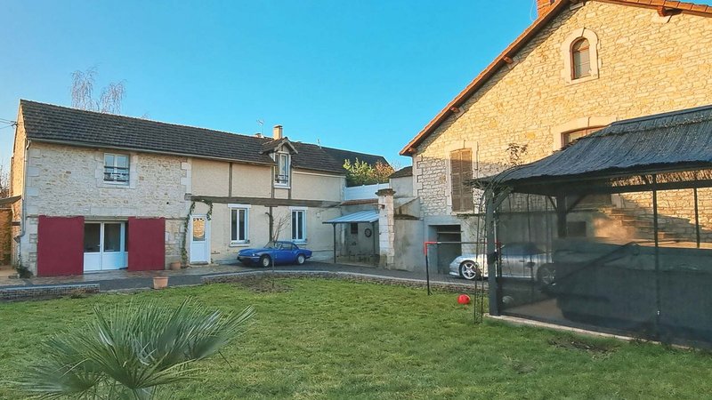 Visite virtuelle 360° Google Street View - Le Gîte des Jardins de Perreux (Hôtel / Gîte) à Auxerre Yonne