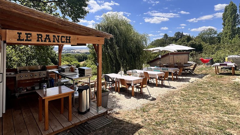 Visite virtuelle 360° Google Street View - Le Vaudésir aux hirrondelles (Restaurant) à Auxerre Yonne